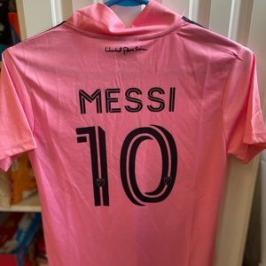 Unisex pink soccer set.